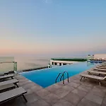Vanilla Sky In Infinity Pool And