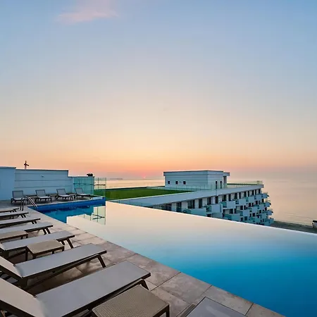 Vanilla Sky In Infinity Pool And * Năvodari