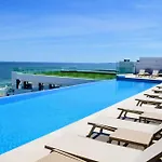 Vanilla Sky In Infinity Pool And Navodari