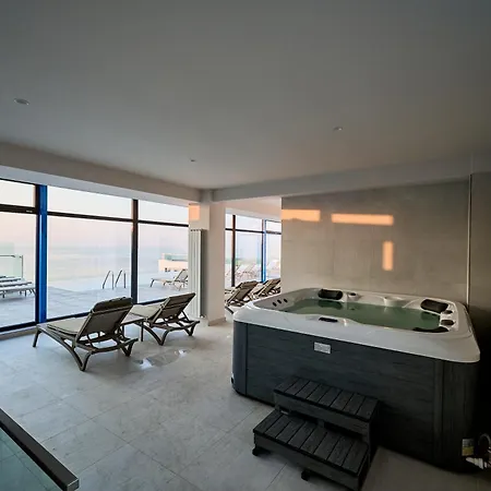 Vanilla Sky In Infinity Pool And *