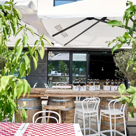 Vanilla Sky - Jacuzzi & Sauna Infinity Apartamento Năvodari