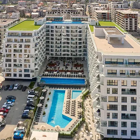 Vanilla Sky - Infinity Pool & Spa Resort Apartment Navodari